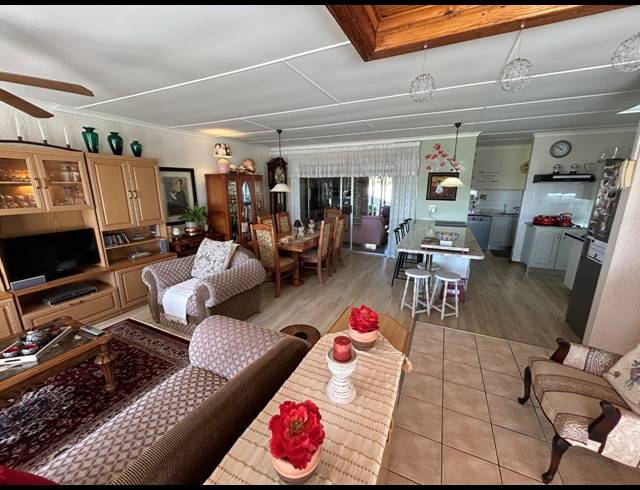 5 BEDROOM HOUSE FOR SALE IN WAVECREST